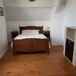 10-person In * Barfleur