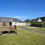 10-person In * Barfleur
